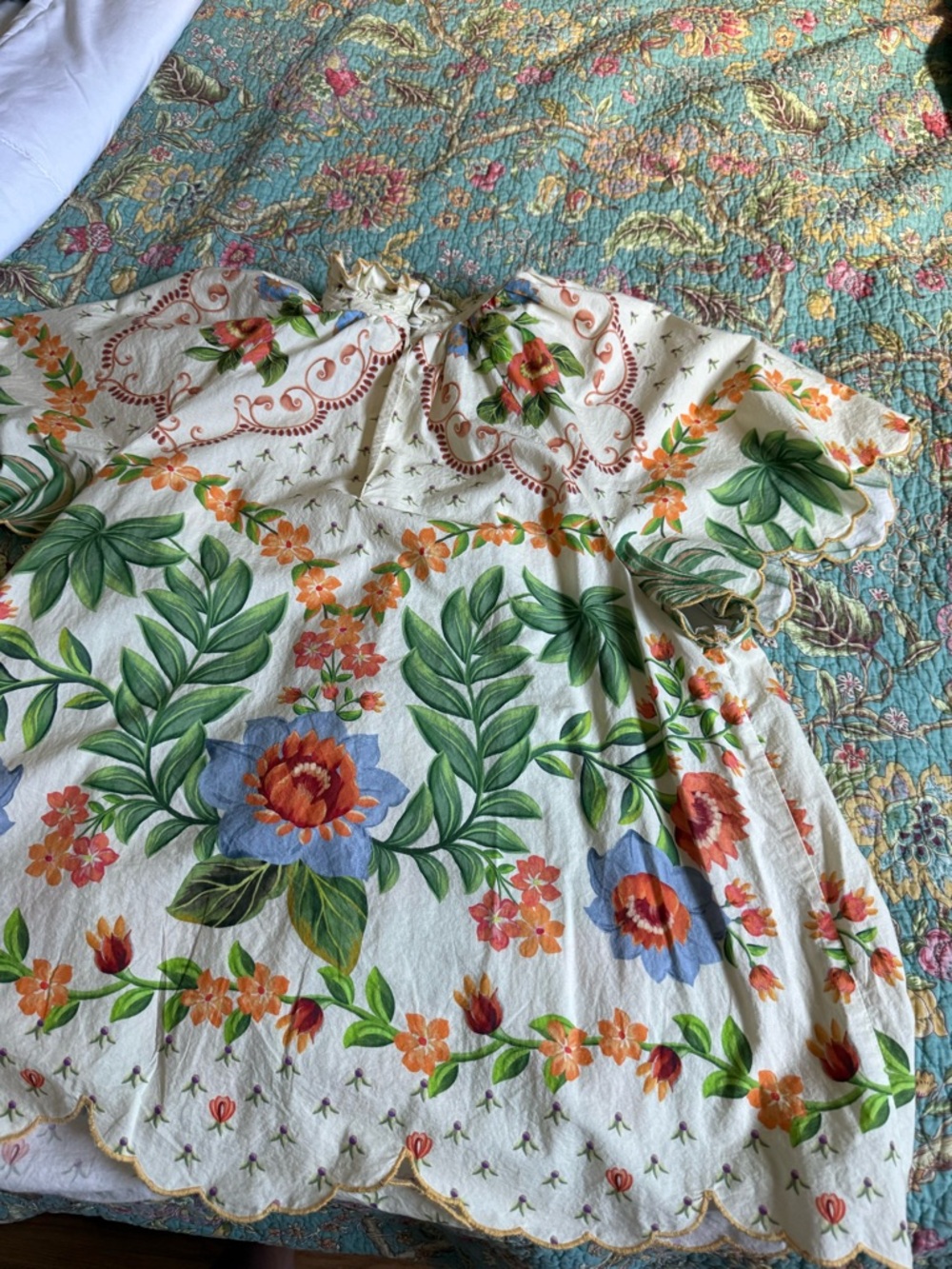 Farm Rio Short-Sleeve High-Neck Printed Blouse - Picture 8 of 11